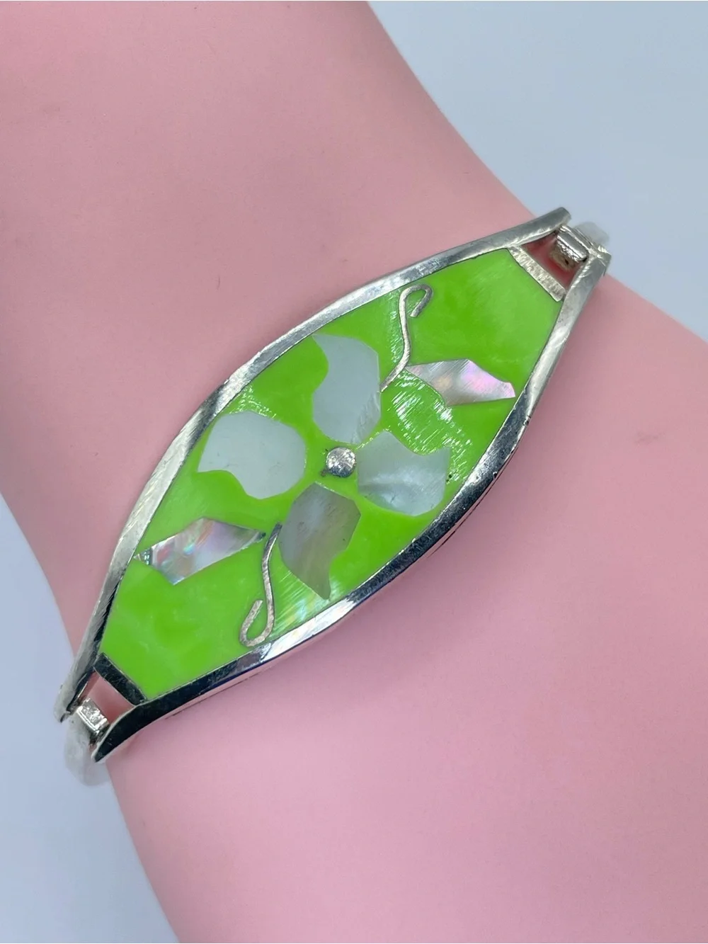 Vintage Taxco Mexico Green Enamel Mother of Pearl Silver Tone Cuff Bracelet